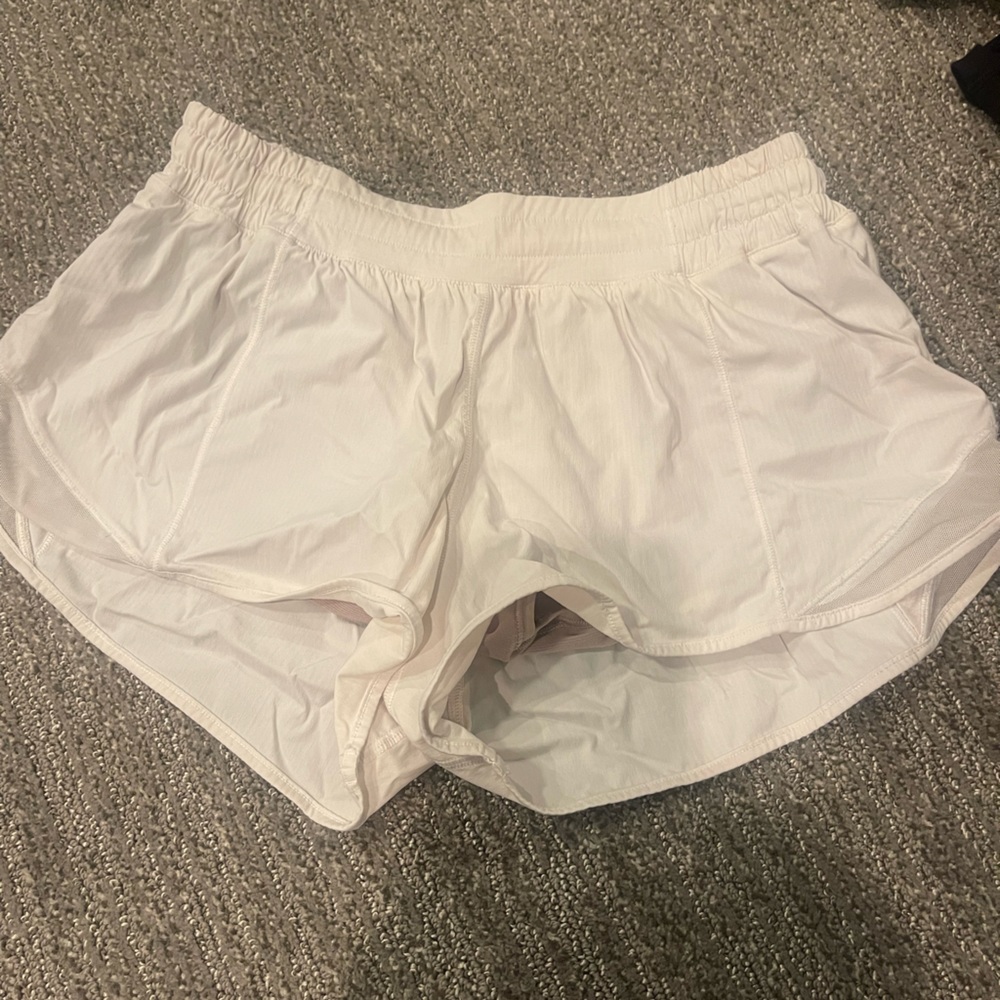 white  Lululemon low rise hotty hot 2.5
